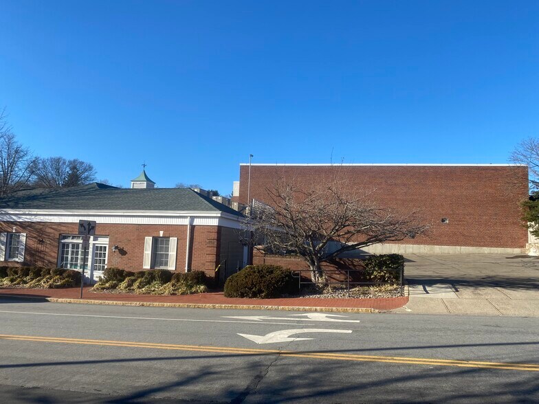 4 Cherry St, New Canaan, CT for sale - Building Photo - Image 1 of 1