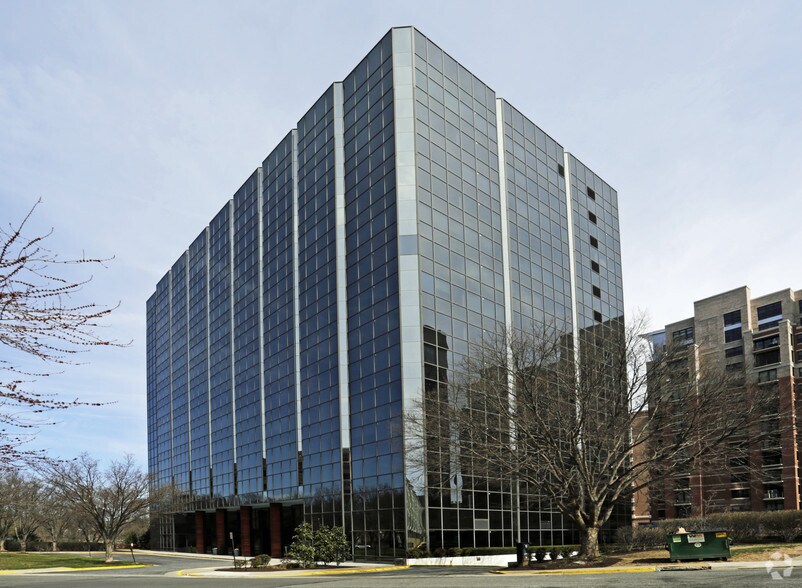 4501 Ford Ave, Alexandria, VA for sale - Primary Photo - Image 1 of 1