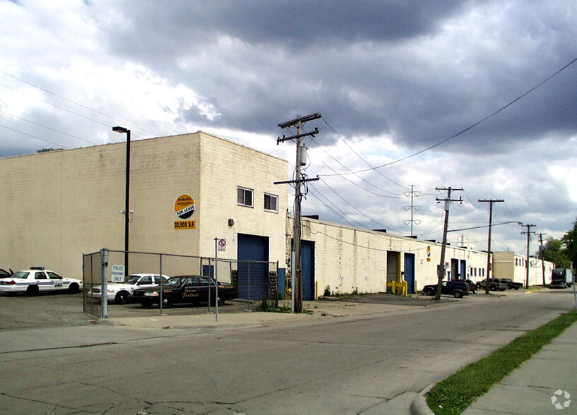 19000 Fitzpatrick, Detroit, MI for sale - Primary Photo - Image 1 of 9