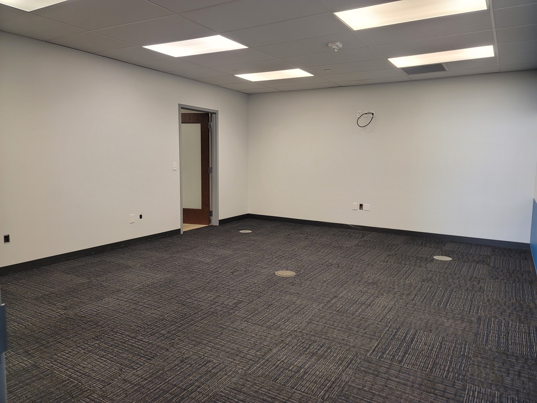 300 S Washington Sq, Lansing, MI for lease Interior Photo- Image 1 of 8