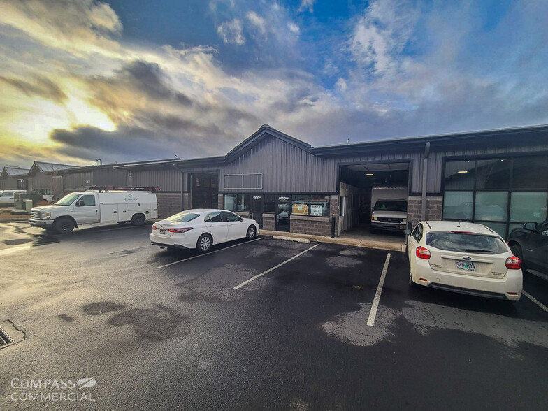 2527 NE 4th St, Bend, OR for lease - Building Photo - Image 3 of 10