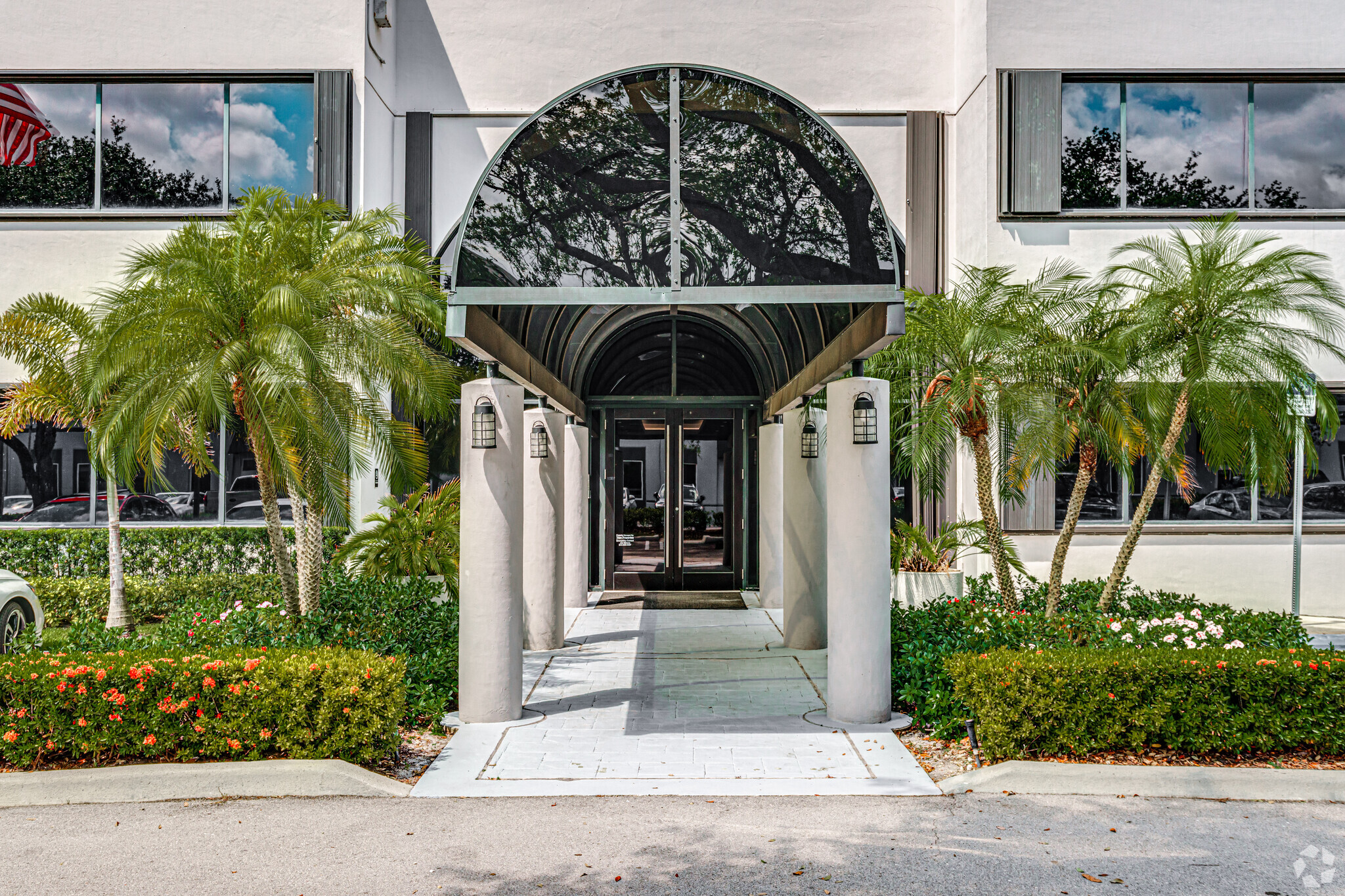 14261-commerce-way-miami-lakes-fl-33016-14261-building-loopnet