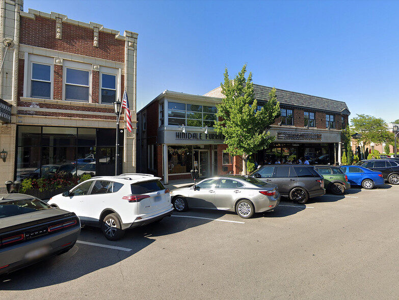 33 E 1st St, Hinsdale, IL for lease - Building Photo - Image 3 of 4