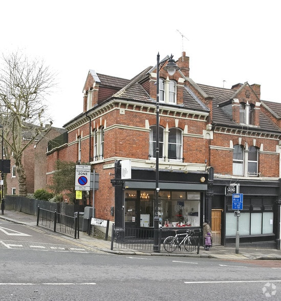 72 Crouch End Hl, London, LND N8 8AG