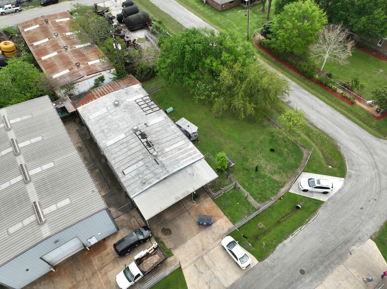 Heffernan Warehouses & Business Sale portfolio of 4 properties for sale on LoopNet.com - Building Photo - Image 3 of 24