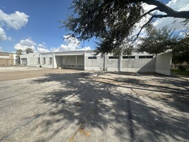 6880 Wynnwood Dr, Houston TX - Warehouse