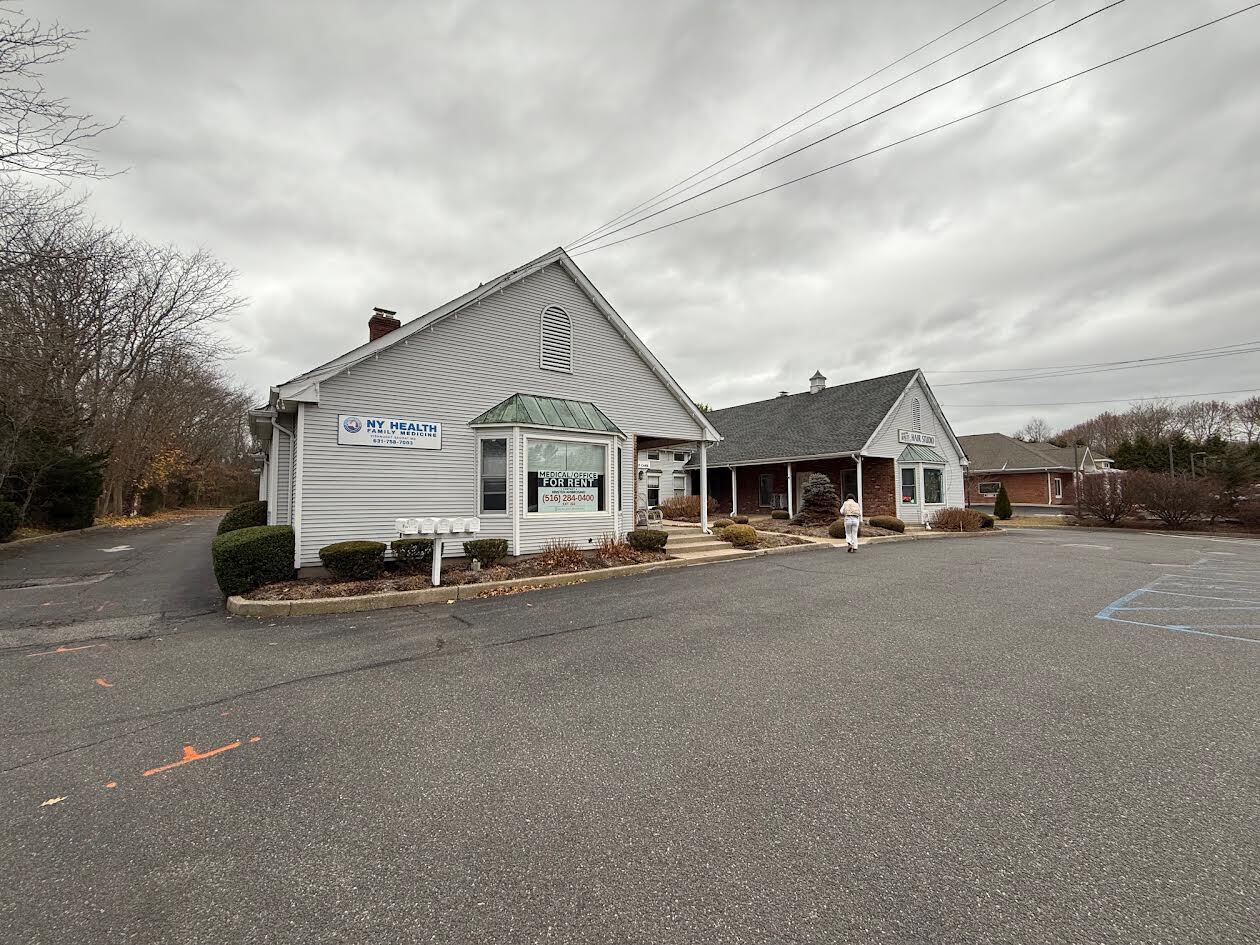 32645 Main Rd, Cutchogue, NY for lease Building Photo- Image 1 of 11