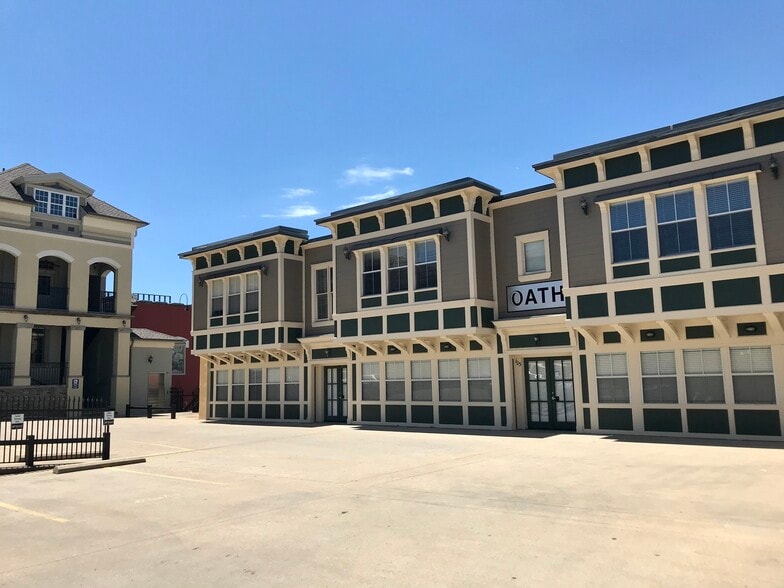 320 N Rollston Ave, Fayetteville, AR for lease - Building Photo - Image 3 of 3