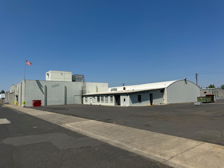 663 S Grape St, Medford, OR for lease - Primary Photo - Image 1 of 9