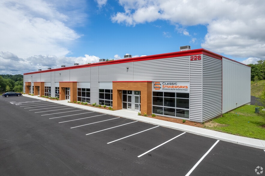 220 - 306 Innovative Way, Nashua, NH for lease - Building Photo - Image 1 of 6