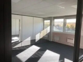 4 Route De Gisy, BIÈVRES for lease Building Photo- Image 1 of 5