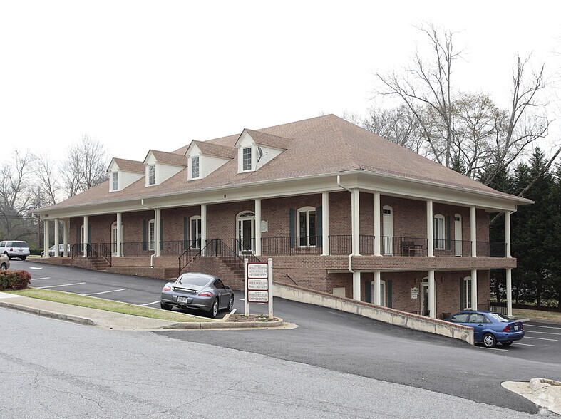 320 N Jeff Davis Dr, Fayetteville, GA 30214