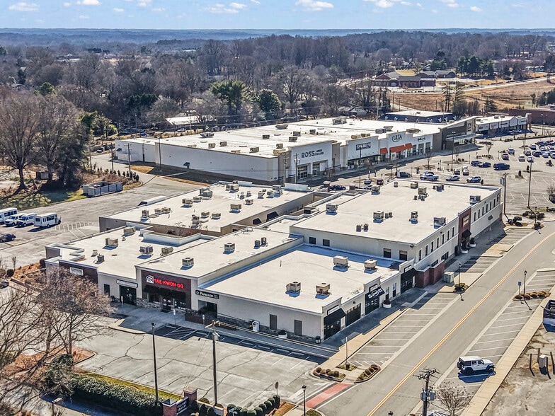6000 Market Square Ct, Clemmons, NC for lease - Building Photo - Image 1 of 9