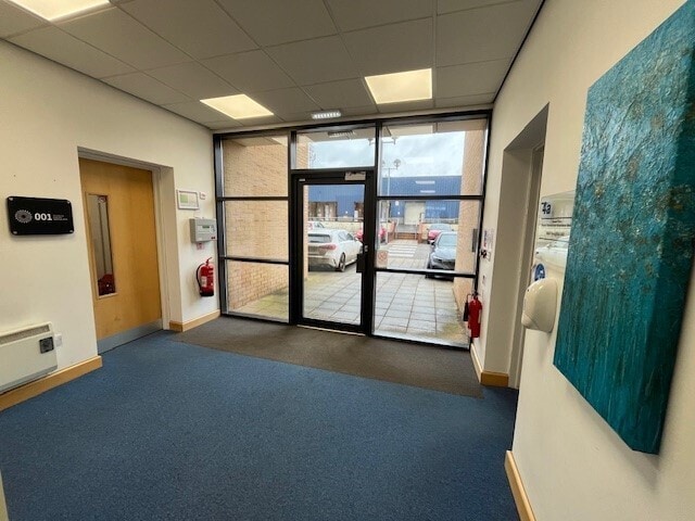 4-6 Porters Wood, St Albans for sale - Interior Photo - Image 3 of 4