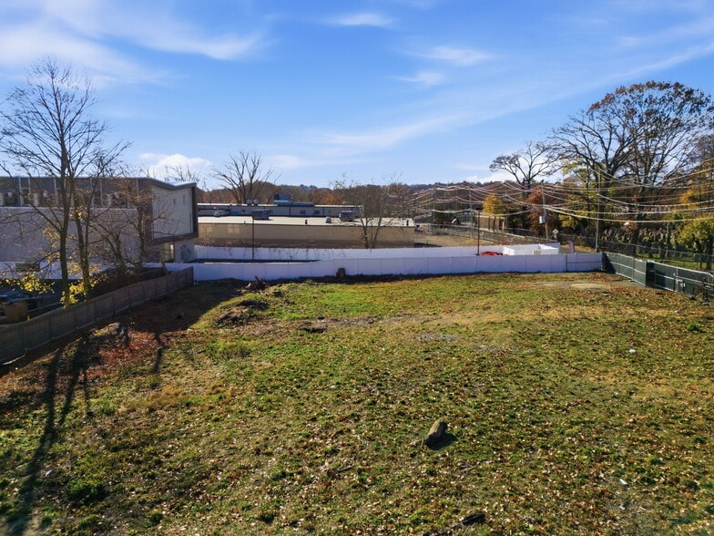 586 Canterbury St, Roslindale, MA for sale - Aerial - Image 2 of 11