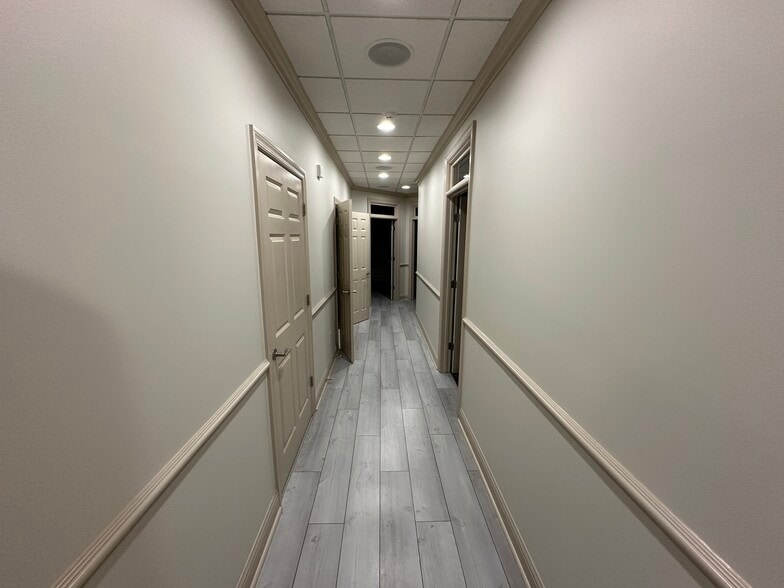 4994 Lower Roswell Rd, Marietta, GA for lease - Interior Photo - Image 3 of 13