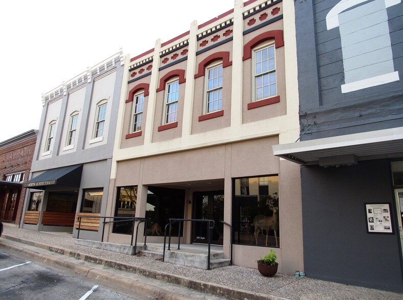 109 S Baylor St, Brenham, TX for sale - Primary Photo - Image 1 of 1