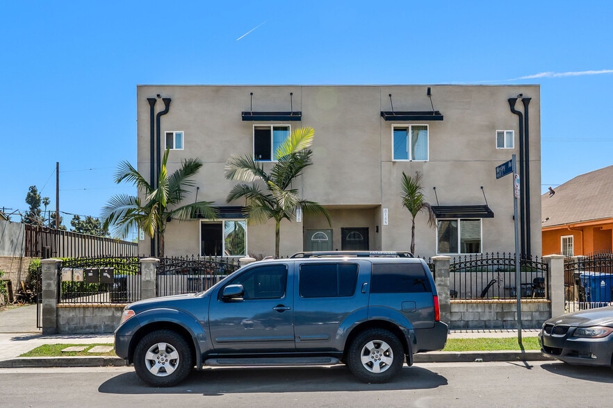 814-816 1/2 W 47th St, Los Angeles, CA for sale - Building Photo - Image 2 of 13