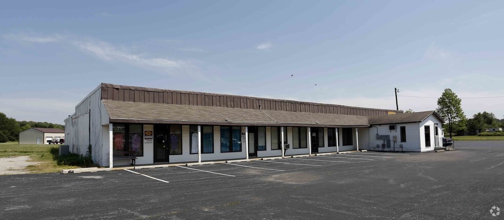 9989 S Dupont Hwy, Felton, DE for lease - Primary Photo - Image 1 of 4