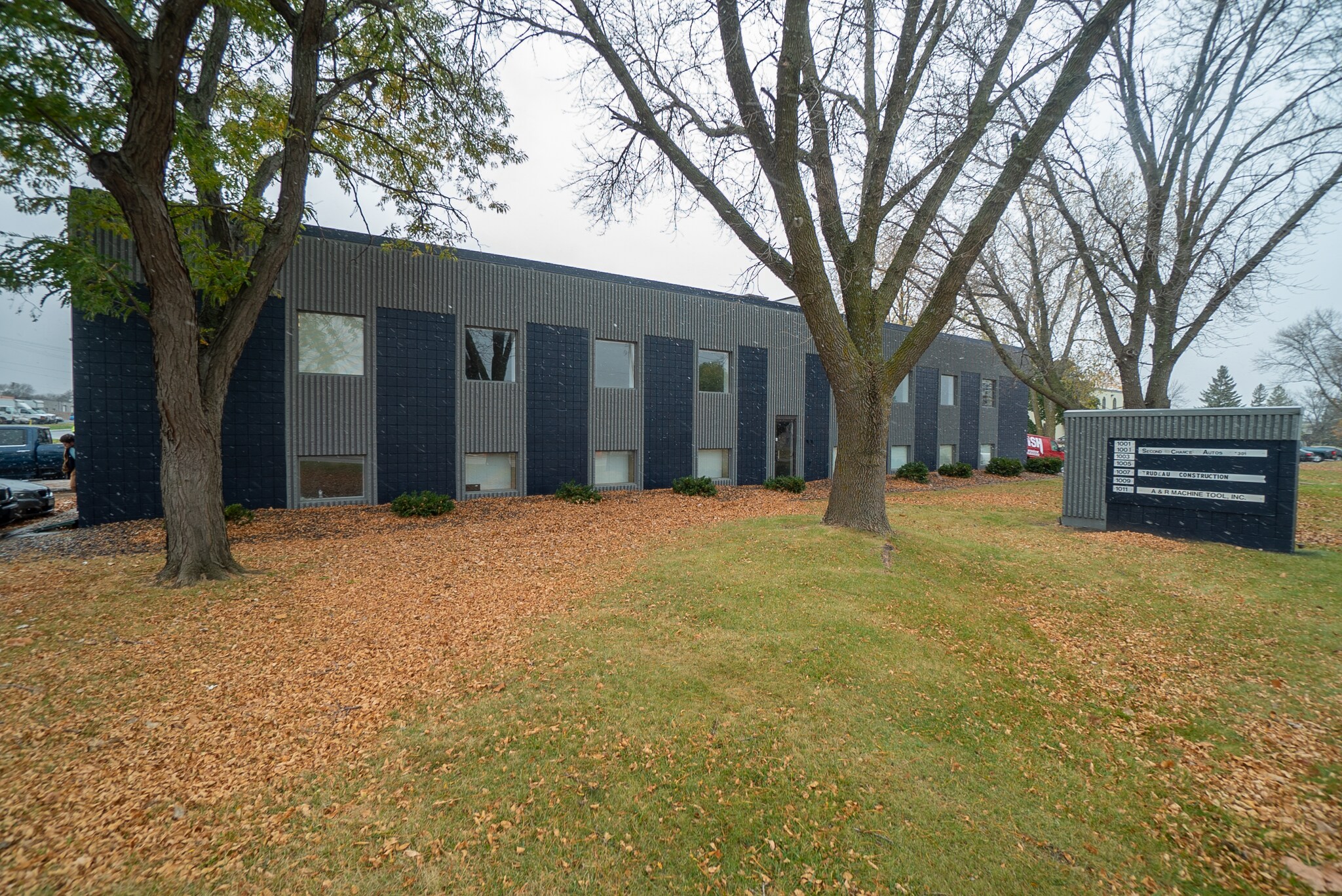 1001 Cliff Rd E, Burnsville, MN for sale Building Photo- Image 1 of 1