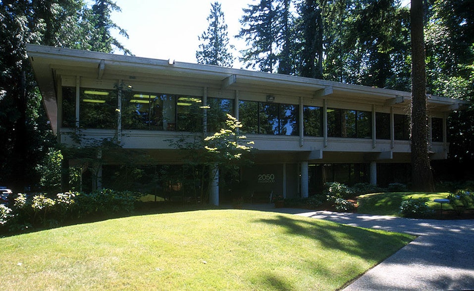 2050 112th Ave NE, Bellevue, WA for lease - Building Photo - Image 2 of 4