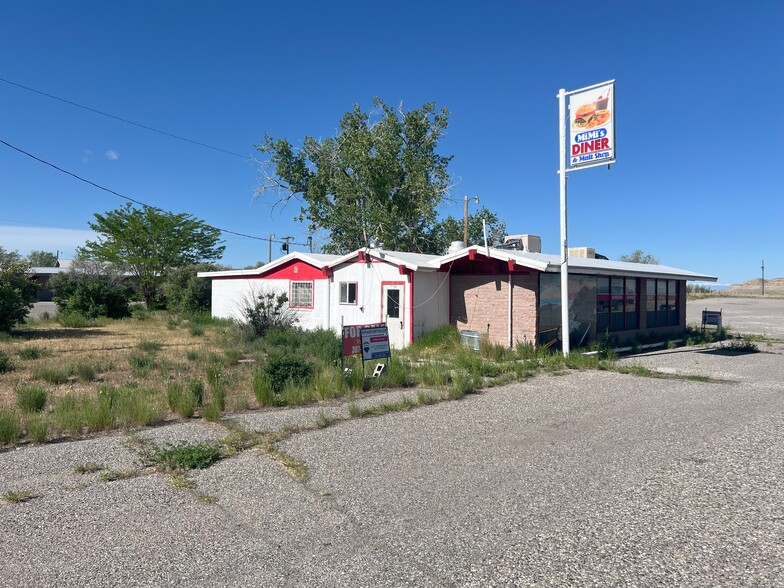 507 W 2nd St, Shoshoni, WY for sale - Building Photo - Image 1 of 33