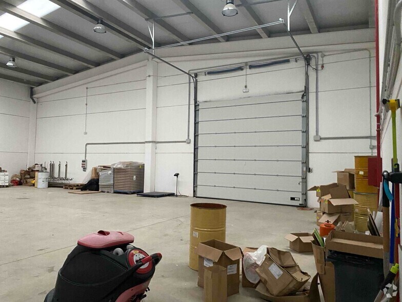 Industrial in Chiloeches, Guadalajara for lease - Building Photo - Image 2 of 6