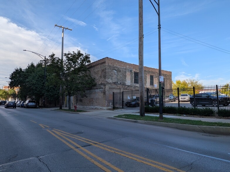 1740 W Webster Ave, Chicago, IL for lease - Building Photo - Image 1 of 15