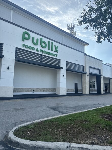 20401-20571 Old Cutler Rd, Miami, FL for lease - Building Photo - Image 1 of 13