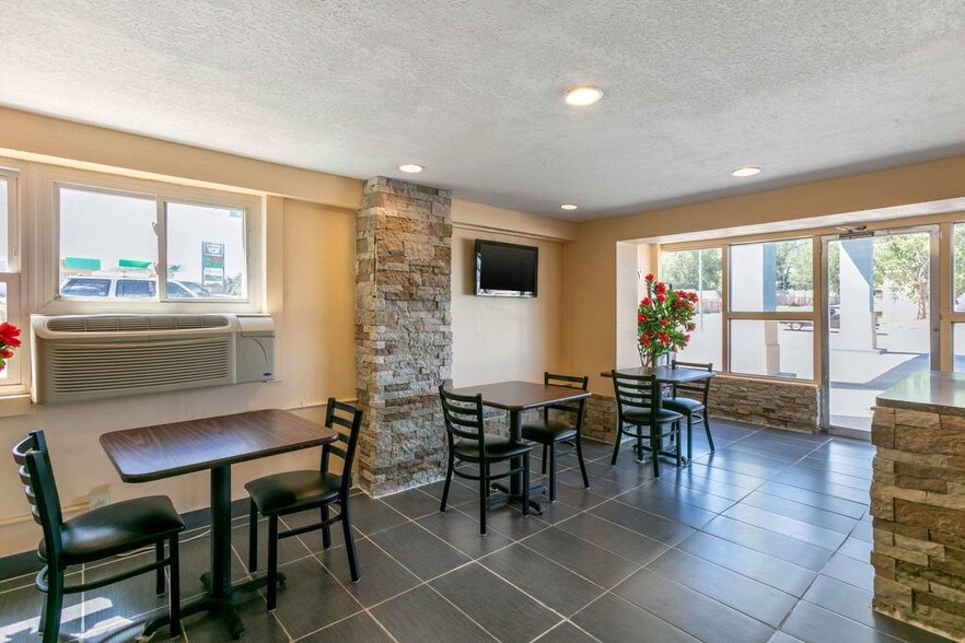 1500 W Spruce St, Rawlins, WY for sale - Building Photo - Image 1 of 1