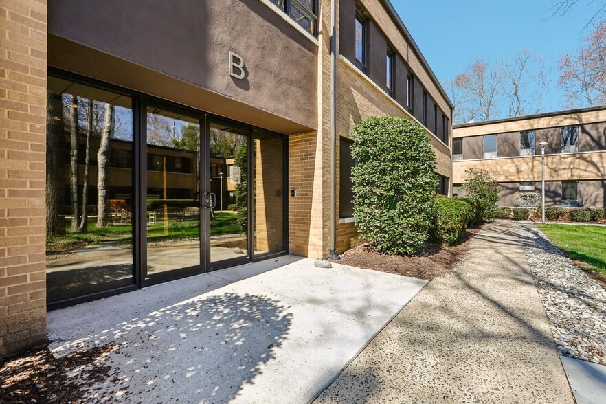 12 Roszel Rd, Princeton, NJ for sale - Building Photo - Image 2 of 31