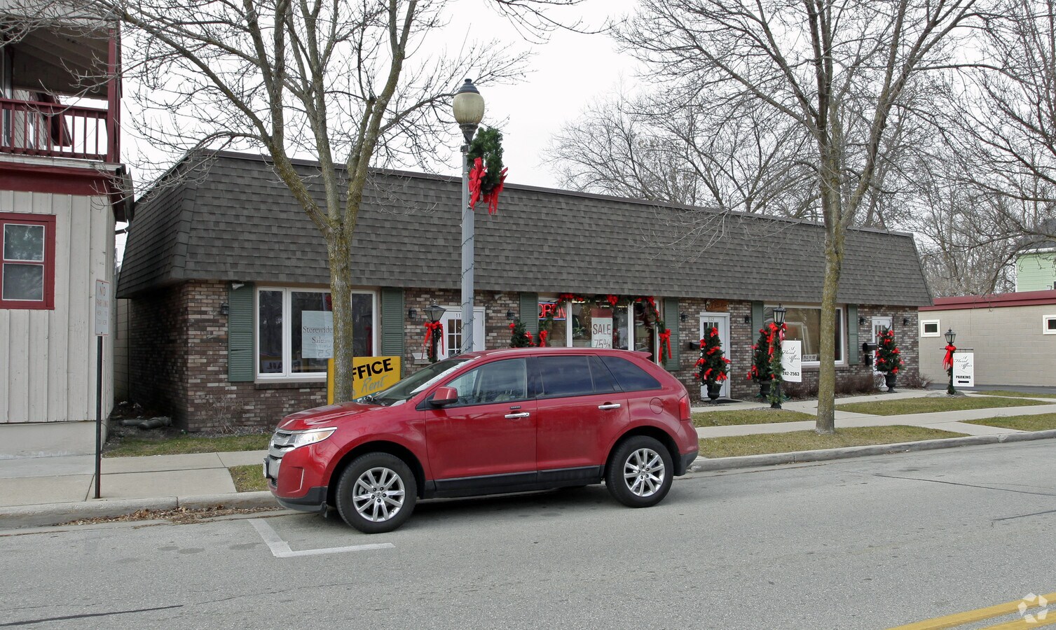 119131 Green Bay Rd, Thiensville, WI 53092