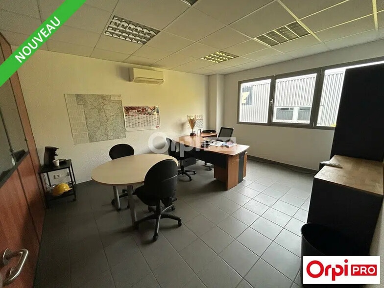 Office in Valence for lease - Interior Photo - Image 2 of 5