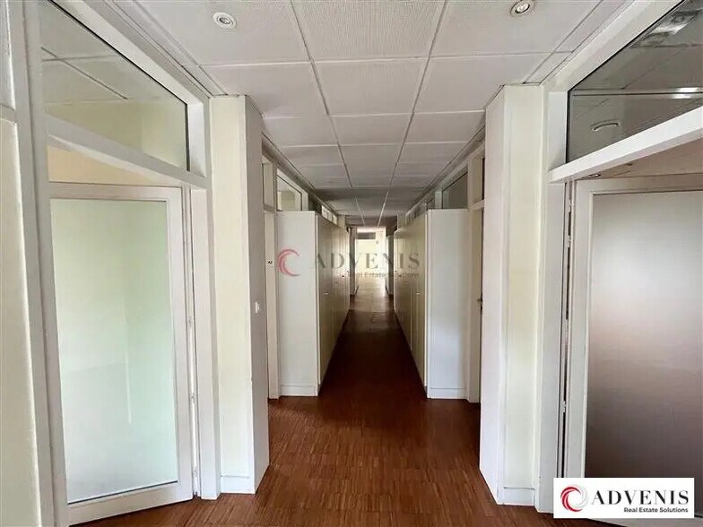 Office in Bordeaux for sale - Interior Photo - Image 3 of 12