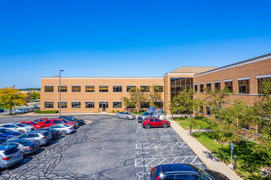 10001 W Innovation Dr, Wauwatosa, WI for lease - Building Photo - Image 2 of 5