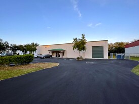 5,440 SF Warehouse Available - Warehouse