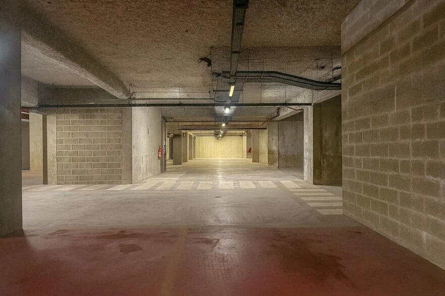 Industrial in Malakoff for lease - Building Photo - Image 2 of 6