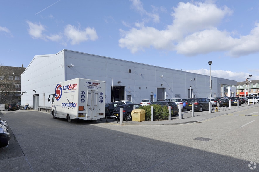 145 Morden Rd, Mitcham for lease - Building Photo - Image 2 of 4