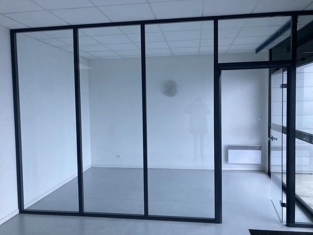 Location Bureaux 50 m² - Photo 1