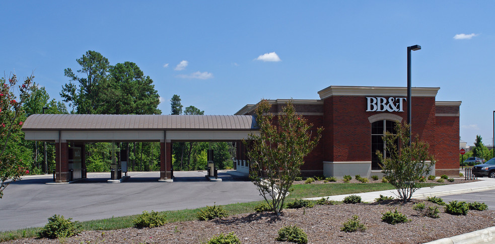 81 Cornerstone Dr, Cary, NC for lease - Primary Photo - Image 1 of 4