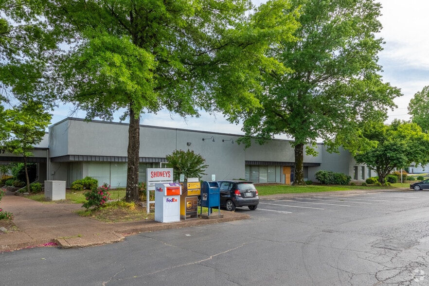 1717 Elm Hill Pike, Nashville, TN for lease - Building Photo - Image 3 of 8