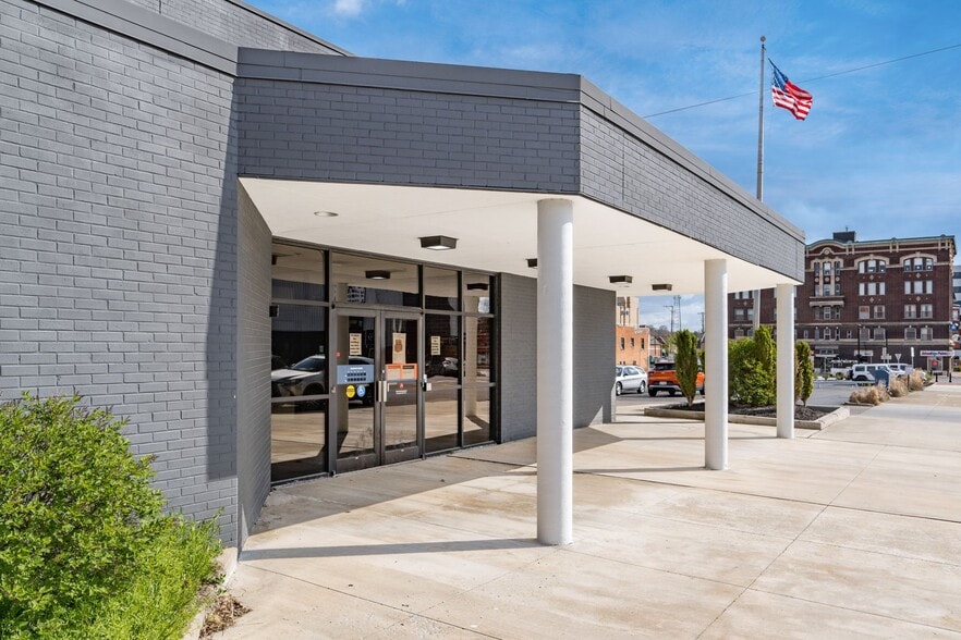 68 W Church St, Newark, OH for lease - Building Photo - Image 2 of 6