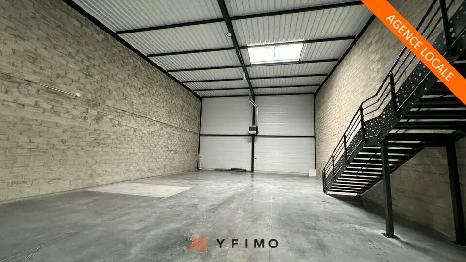 Flex in Le Thillay for lease Interior Photo- Image 1 of 6