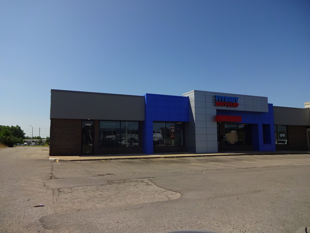 2460 28th St SE, Grand Rapids, MI 49512 | LoopNet - Carmax 28th Street Southeast Kentwood Mi