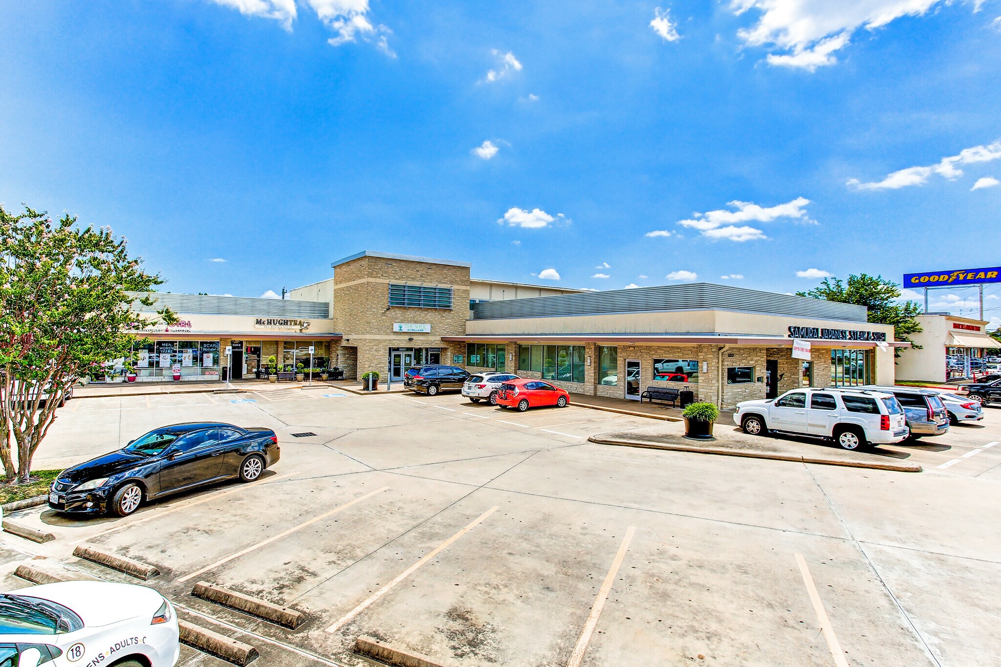 53015317 St, Bellaire, TX 77401 The Centre at Bellaire