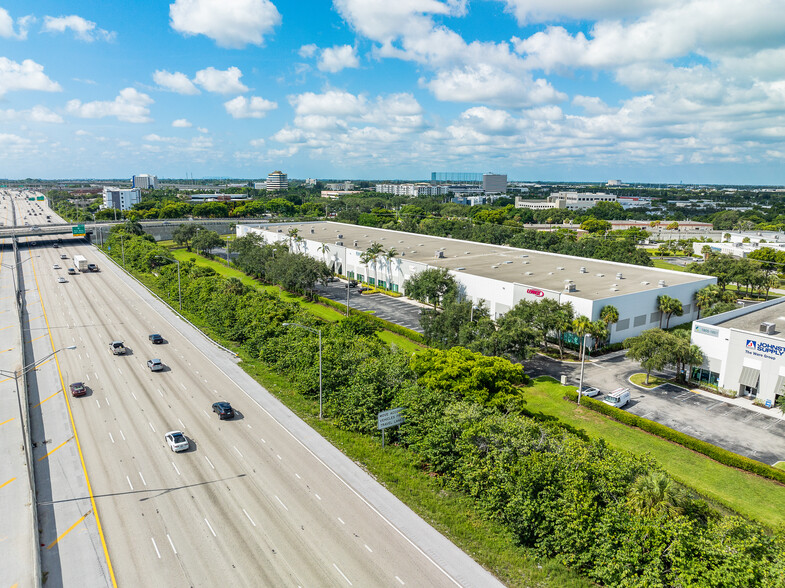 1701-1743 Old Okeechobee Rd, West Palm Beach, FL for lease - Building Photo - Image 3 of 8