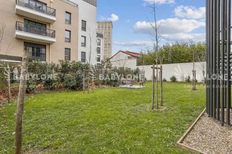 Retail in Malakoff for lease - Building Photo - Image 1 of 13