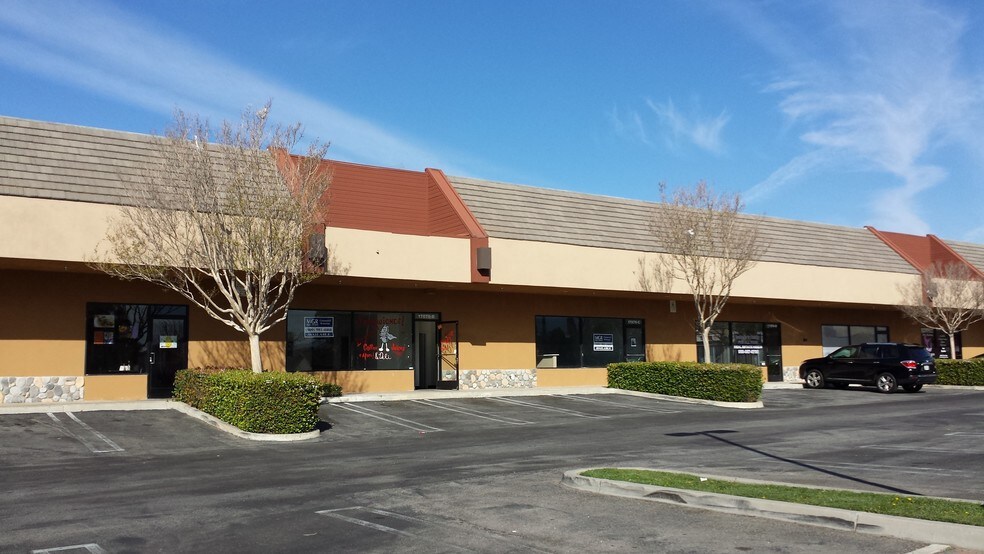 17070 Walnut Village Pky, Fontana, CA for lease - Building Photo - Image 3 of 4