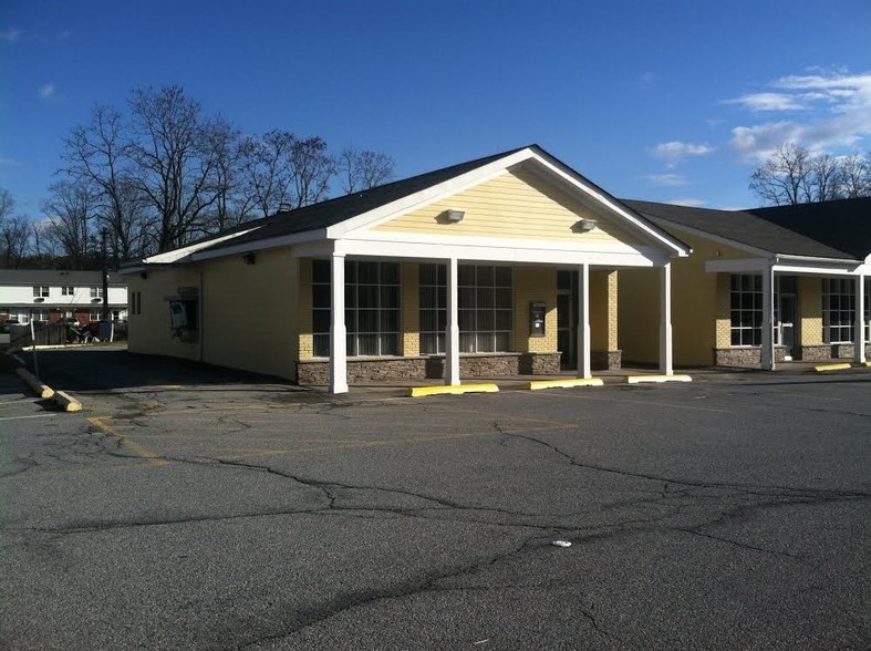 874 Violet Ave, Hyde Park, NY for lease - Building Photo - Image 3 of 12