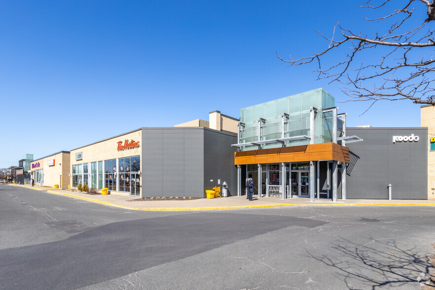 1001 Boul De Montarville, Boucherville, QC for lease - Building Photo - Image 2 of 10